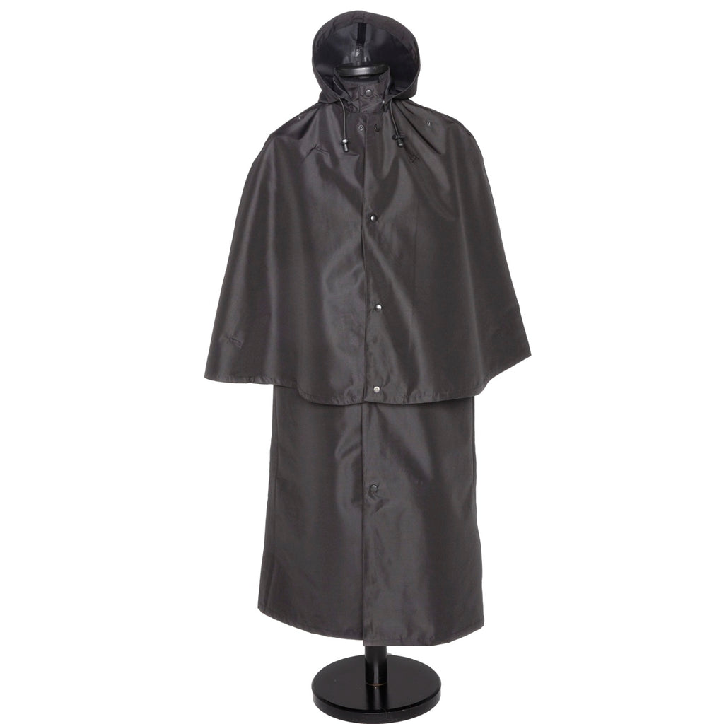 The Deluxe Hooded Raincape