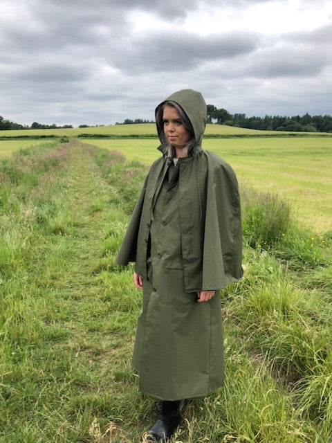 Walking and hiking raincape, overview